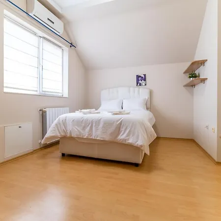 Spacious In The Center Daire *