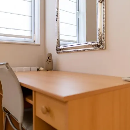 Spacious In The Center Daire